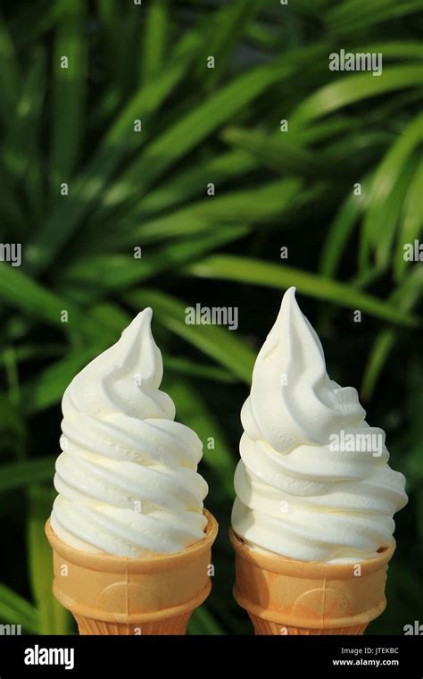 Soft serve ice cream cones hi-res stock photography and images - Alamy