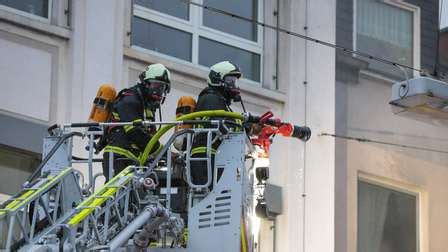 Gro Brand In Wuppertal Feuer Inzwischen Unter Kontrolle