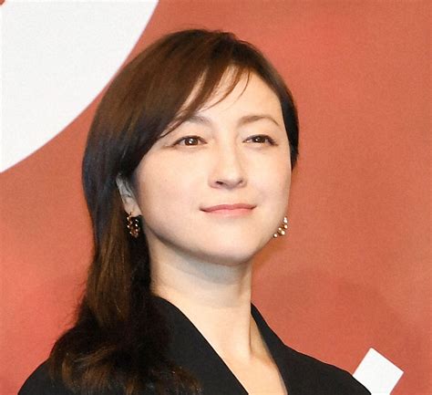 ダブル不倫認めた広末涼子 損害賠償や違約金は億単位か「影響が甚大」新たに3社cm動画削除 芸能写真ニュース 日刊スポーツ