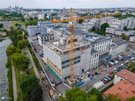 W Warszawie trwa rozbudowa fabryki czekolady i słodyczy Lotte Wedel