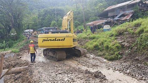 Kondisi Terkini Jalan Poros Enrekang Toraja Masih Macet Alat Berat