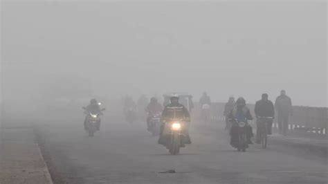 Winter In Up कानपुर में कड़ाके की ठंड 24 घंटे में हार्ट अटैक से 22 मौत पारा ग‍िरने से फट रही