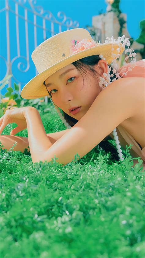 Red Velvet Seulgi Feel My 4k 1811g Wallpaper Iphone Phone