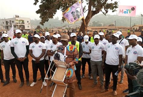 Festi Paul Biya 2024 Les jeunes de Dschang en rangs serrés Site Web