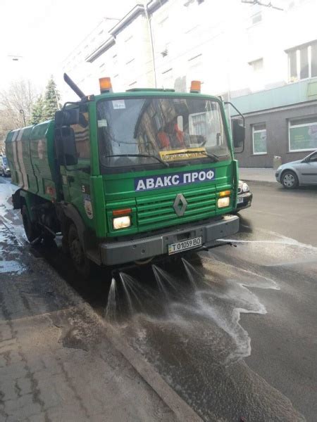 Поливальна машина від «Авакс Проф» вже працює на вулицях Тернополя ...