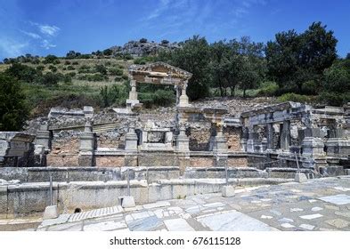 Fountain Trajan Ephesus Ancient City Stock Photo 676115128 | Shutterstock