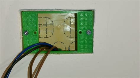 Reducing Plate From 3 Modules To Two Modules For Concealed Flush