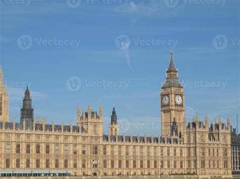 Houses of Parliament 5597801 Stock Photo at Vecteezy