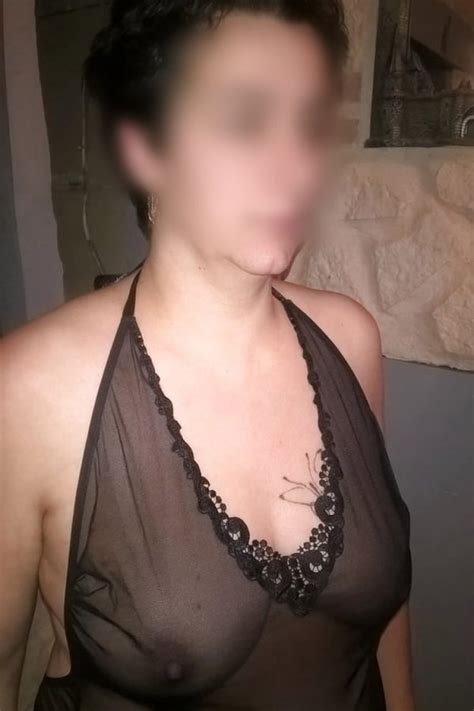 Mature très salope offerte pour gang bang hard Carcassonne