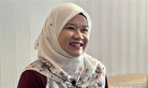 cikgu anwar marah cikgu zahid bela  fadhlina