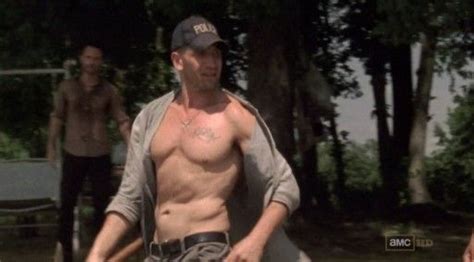 Jon Bernthal In Walking Dead Episode 2x05 The Walking Dead Jon Bernthal The Walking Dead Shane