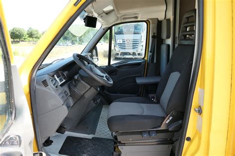 IVECO Daily 35 S11 AUTOMATIK KAMERA MAXI Regale DURCHG Koffer