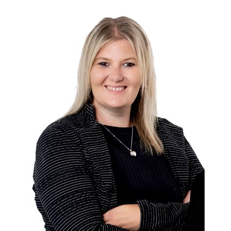 Cara Shanks Sales Consultant Harcourts Cromwell