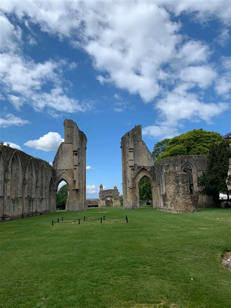 Glastonbury Abbey Ruins (Illustration) - World History Encyclopedia