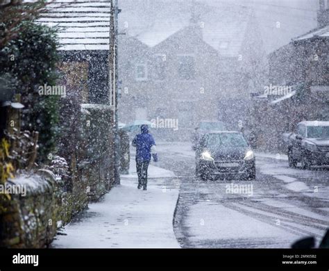 Halifax West Yorkshire Uk 16th January 2023 Uk Weather Snow Falls In