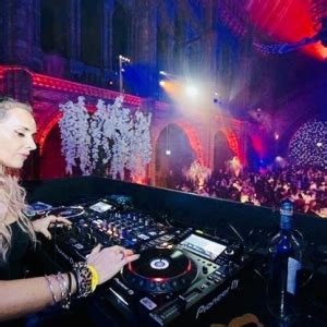 Lindy Layton (Beats International) | DJ's, Live Acts and Club Tours ...