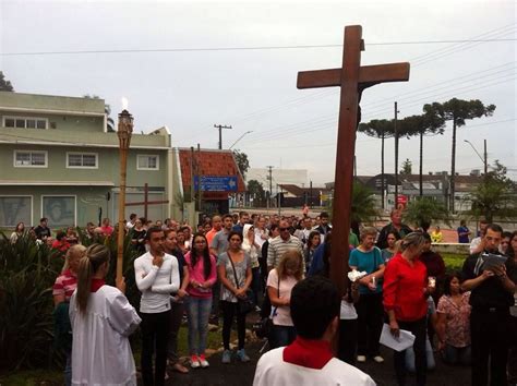 Caminhada Penitencial Em Curitiba Relembra Caminhada De Jesus Ao Monte