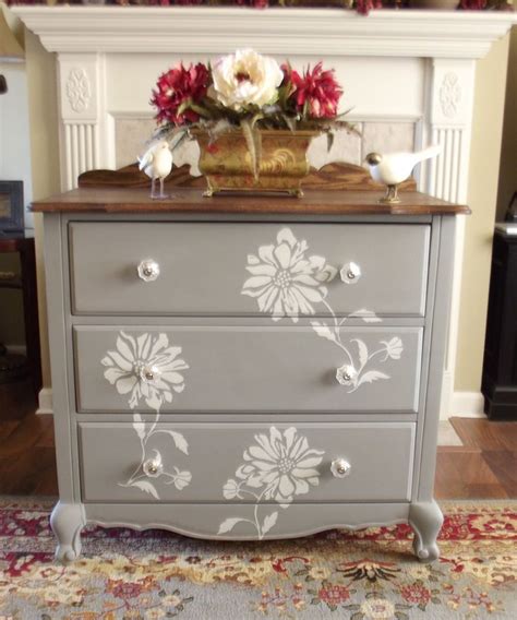 Chalk Painted Dresser With Stenciled Flower Motif Redo Furniture Painted Furniture Stencil