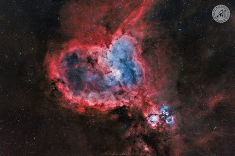 Una Nebulosa A Forma Di Cuore APOD By Astronomia