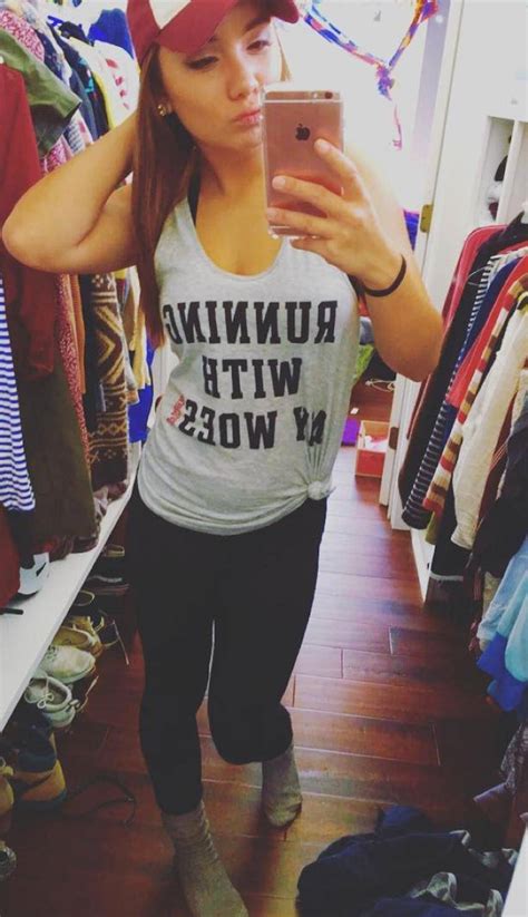 Sporty Half Asian Babe Scrolller