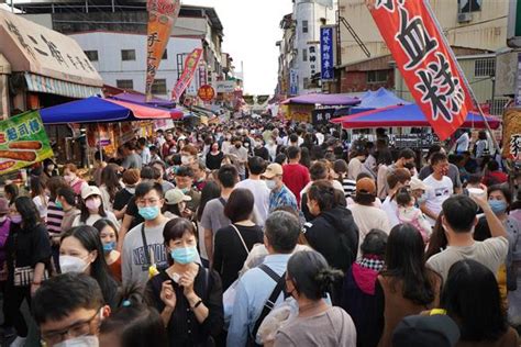 挺過疫情寒冬 高雄旗山老街春節人潮湧現重返榮景 生活 中時