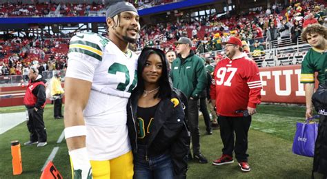 Bears Jonathan Owens Taking Break From Camp To Support Wife Simone