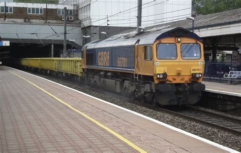 66701 Ealing Broadway GB Railfreight Class 66 No 66701 Flickr