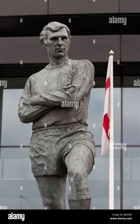 Bobby Moore statue outside Wembley Stadium, England Stock Photo - Alamy