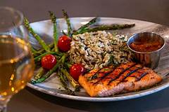 Restaurants By Ohare Elegant Suites And Fine Dining