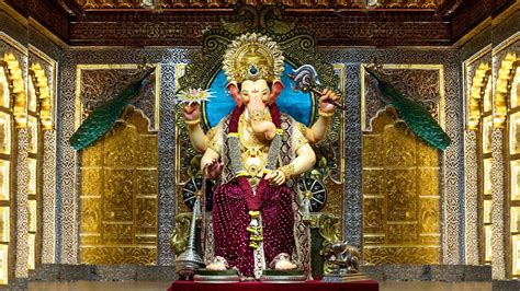 Devotees Descend On Lalbaugcha Raja For Ganesh Chaturthi Mumbais