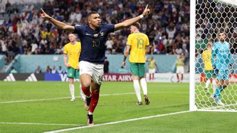 Giroud Mbappe Help France Beat Australia 4 1 At World Cup