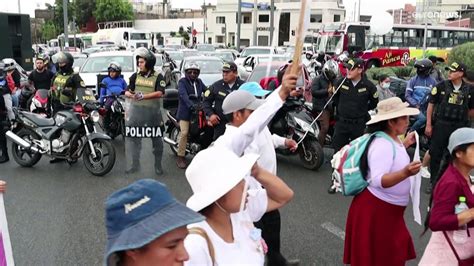 Una Movilización Por La Paz En Perú Congrega A Cientos De Personas En