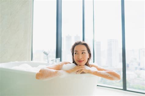 Free Photo Portrait Beautiful Young Asian Woman Relax And Leisure In