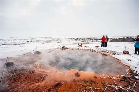 Manantial Termal En El Valle De Haukadalur Geysir Rea Geot Rmica