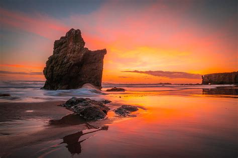 Fluidr El Matador State Beach Shark Fin Seastacks Malibu Beach Sunset