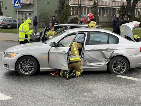 Dramat na Modlińskiej Kierowca Toyoty uderzył w BMW Super Express