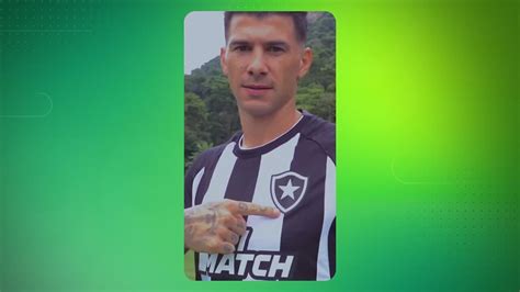 Vídeo Botafogo renova zagueiro Victor Cuesta globoesporte ge