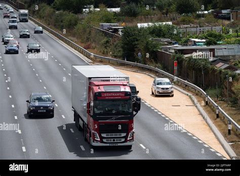 Slough Berkshire Uk 20th August 2022 A New Variable Speed Limit Of