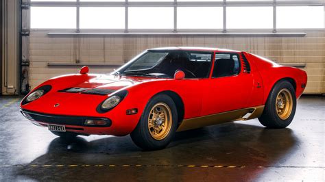 This Restored 1971 Lamborghini Miura SV Is An Actual Poster Child - IMBOLDN