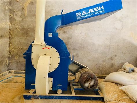 Semi Automatic Painted Makka Grinding Machine With Blower System