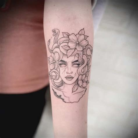 40 Unique Medusa Tattoo Design Ideas 2022 Meaning And Symbolism Medusa Tattoo Design