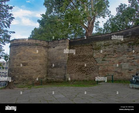 The Outer Wall Of Nottingham Castle In England Stock Photo Alamy