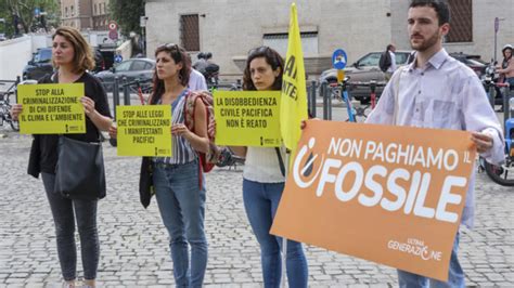 Pena de cárcel suspendida y una multa para los activistas climáticos