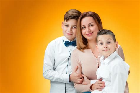 Дети родители фоне Изображения – скачать бесплатно на Freepik