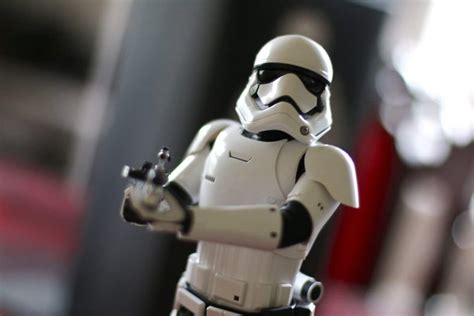 Review First Order Stormtrooper Sixth Scale Figure By Hot Toys From