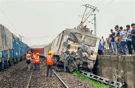 Mumbai Howrah Train Accident List Of Trains Cancelled After Mumbai