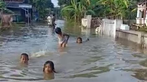 Jember Dikepung Banjir Setelah Hujan Deras Ribuan Jiwa Terdampak