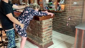 MILF Chaude Baise Sous La Jupe XVIDEOS