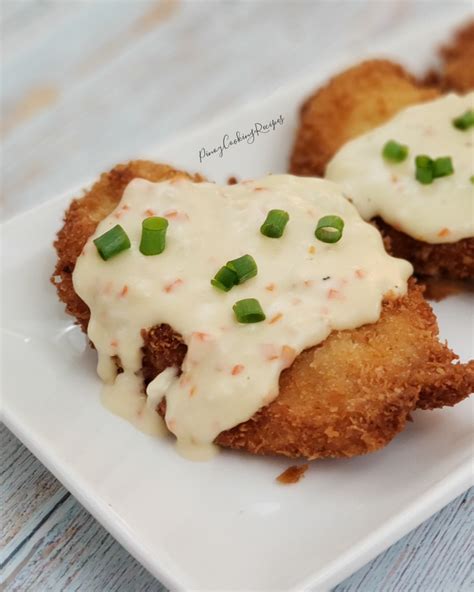 Crispy Chicken Fillet With White Sauce