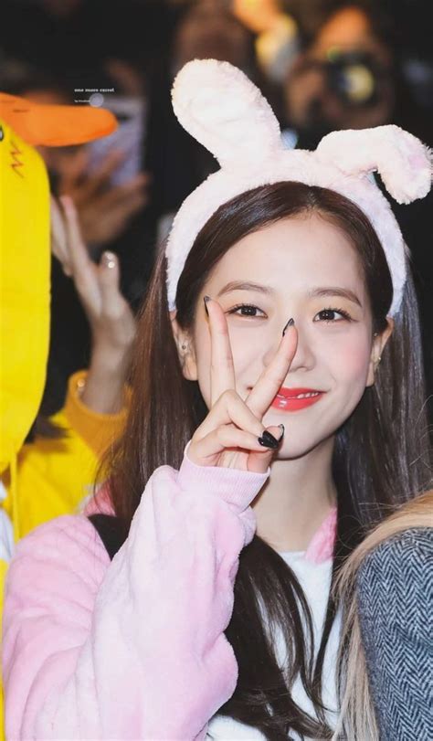 Jisoo S Bunny Ears Remind Me Of Jungkook 💜💗😭🐰🐰 Wiki Blackpink 블랙핑크 Amino